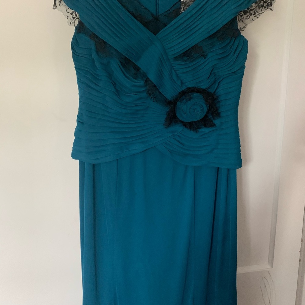 Elegant Teal Evening Dress